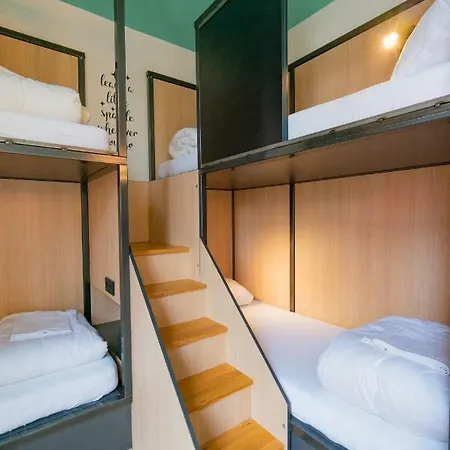 Sparks Hostel *