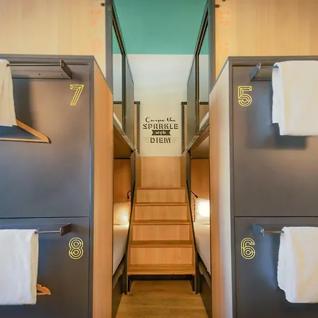 호스텔 스파크 *